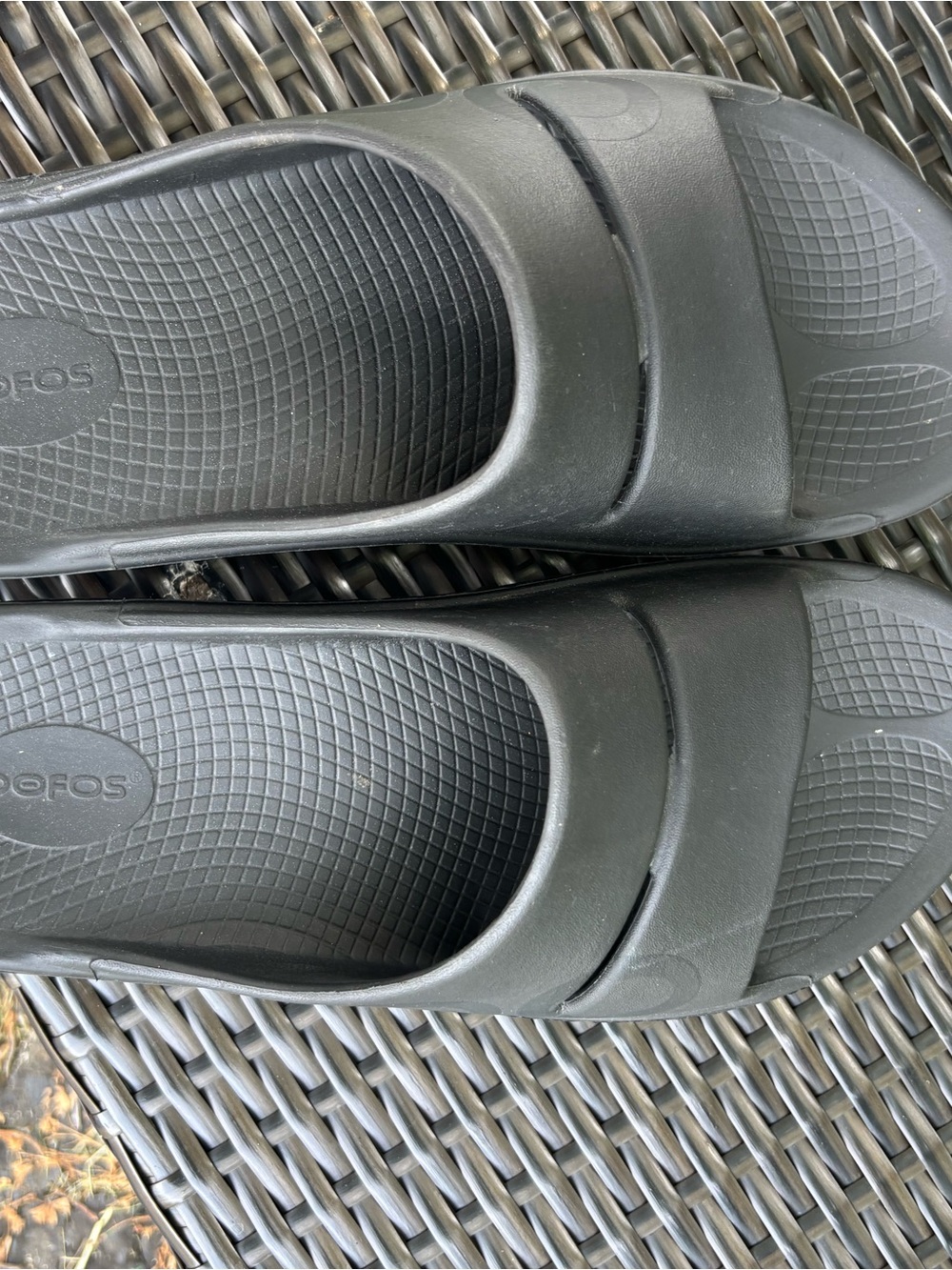OOFOS Men's Black Recovery Slide Sandals